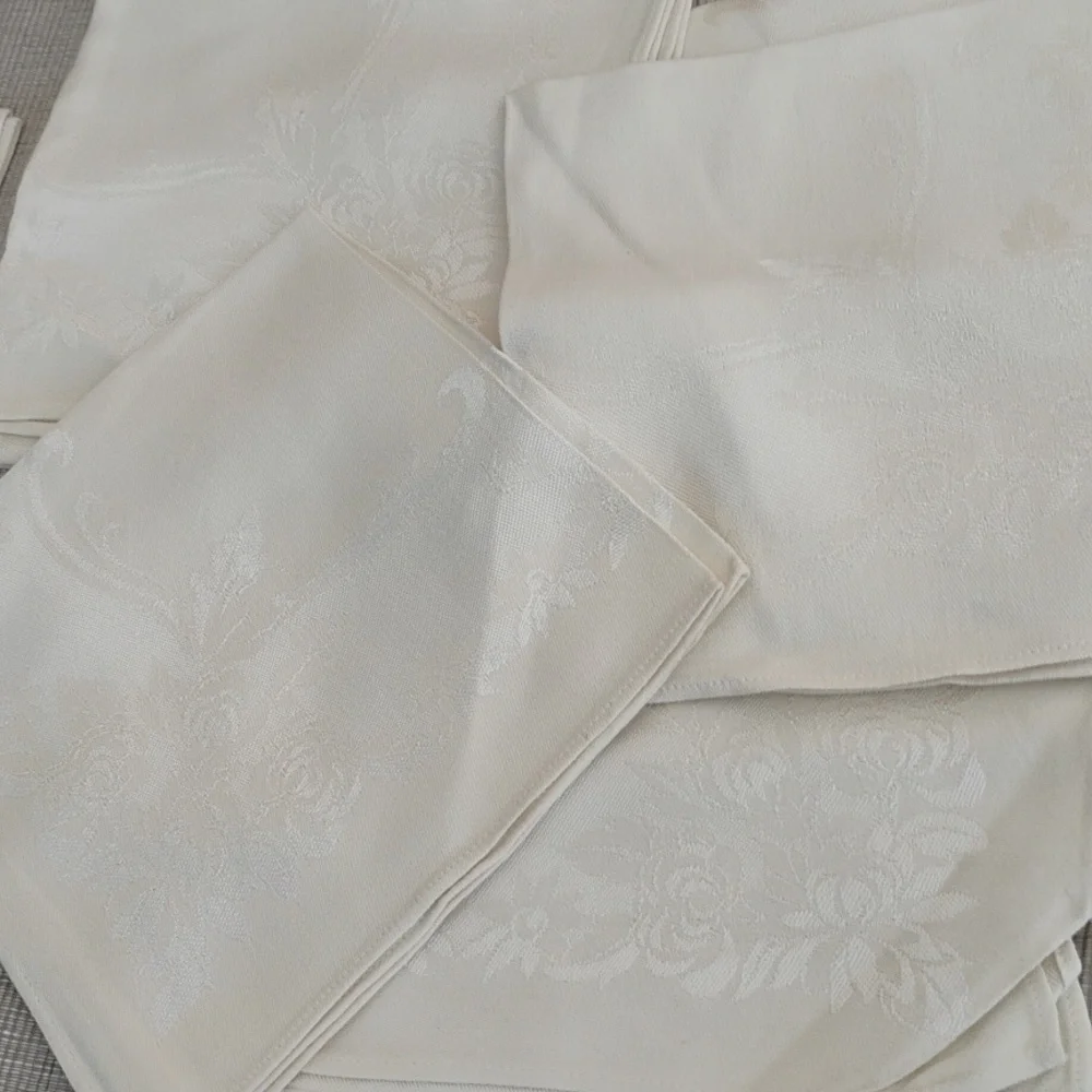 CHAMPAGNE FABRIC NAPKINS SET of SIX DAMASK VNPLVC